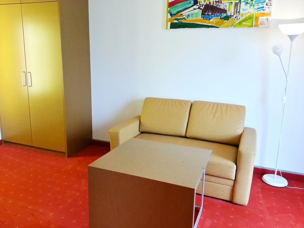 Hotel Orange Wings Krems Habitación foto
