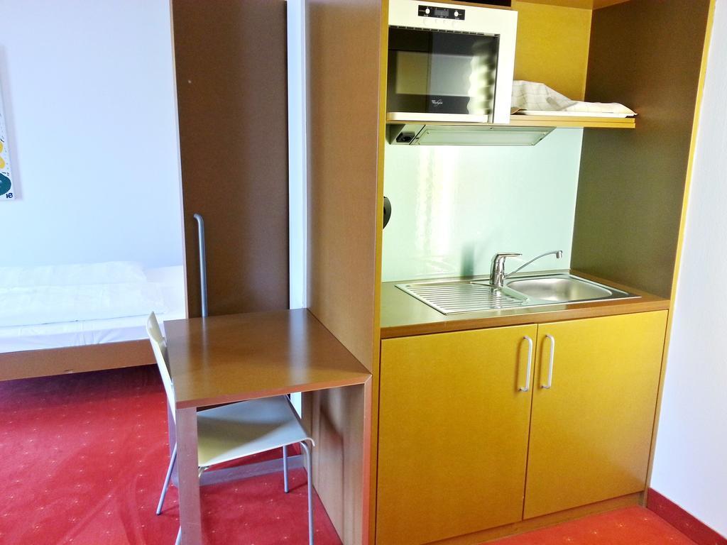 Hotel Orange Wings Krems Habitación foto
