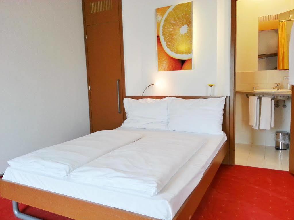 Hotel Orange Wings Krems Exterior foto